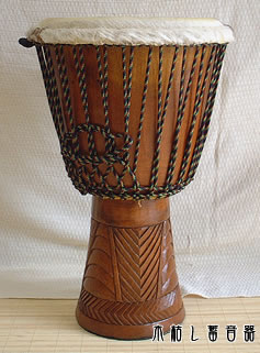 中古楽器：中古ジャンベ　ギニア産 打面約33センチの地響きジャンベ！全国送料無料です。